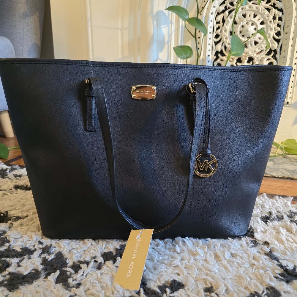 Michael Kors Large Carryall Tote